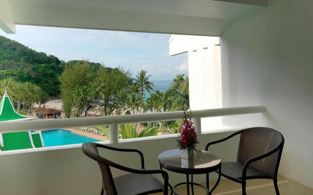 Le Meridien Phuket Beach Resort