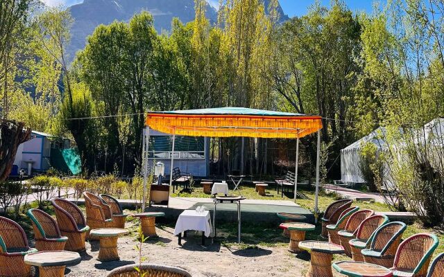 Paramount Camp