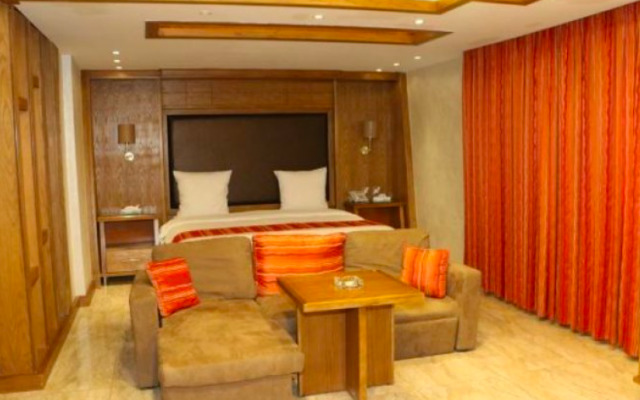 Raed Hotel Suites