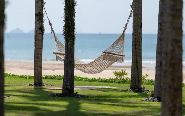 Отель Dusit Thani Krabi Beach Resort