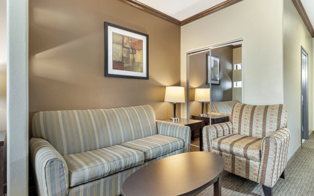 Best Western Plus Texoma Hotel & Suites