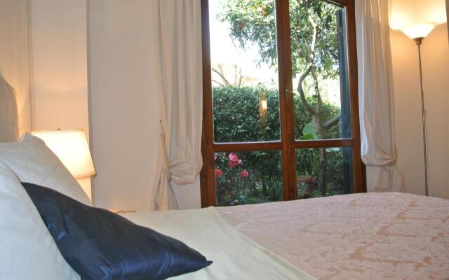 The Palatine Garden Apartment