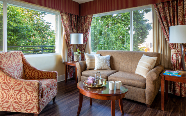 Park Lane Suites and Inn