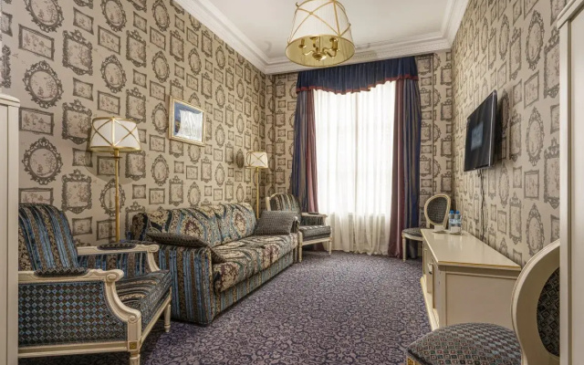 Russian Seasons boutique-hotel Nevskiy