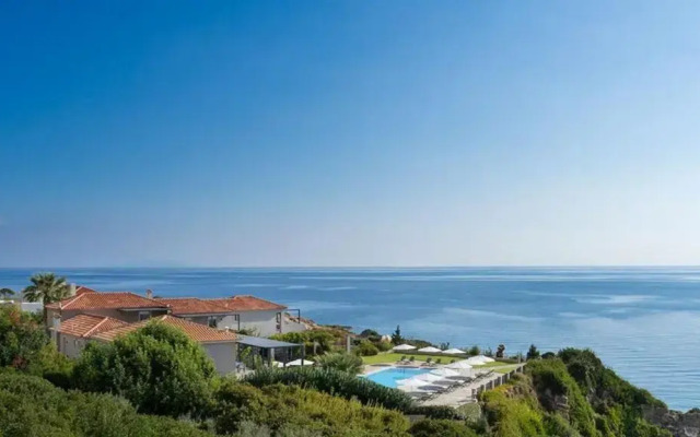 Blue Jasmine Hotel