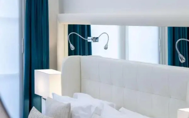 Hotel Camille Paris Gare de Lyon, Tapestry Collection by Hilton