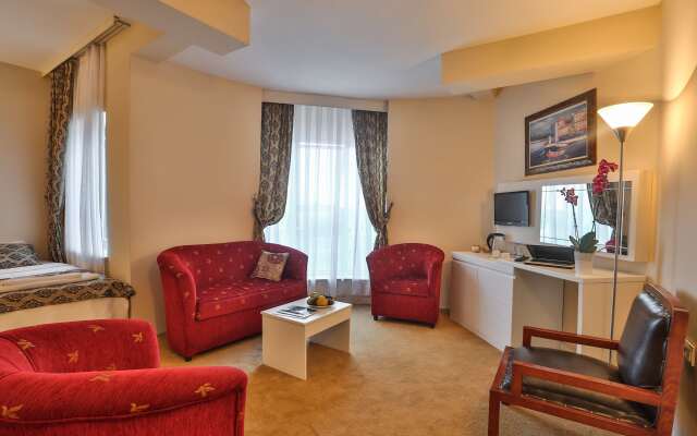 Arsen Hotel