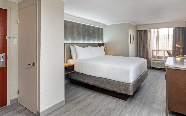 Crowne Plaza Toronto Airport by IHG