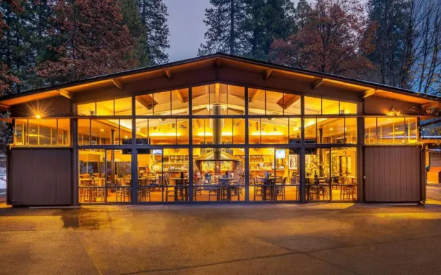 Yosemite Valley Lodge Hotel