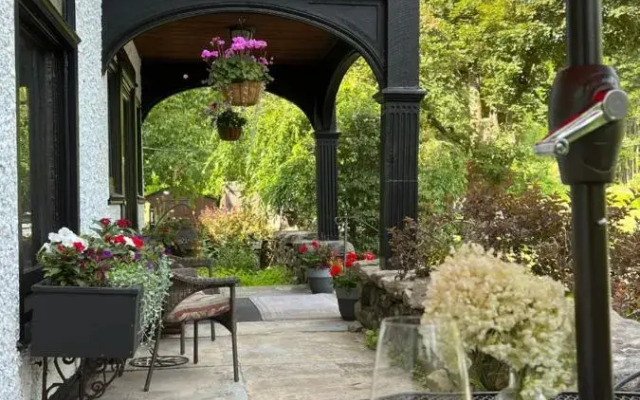 Manor House Inn