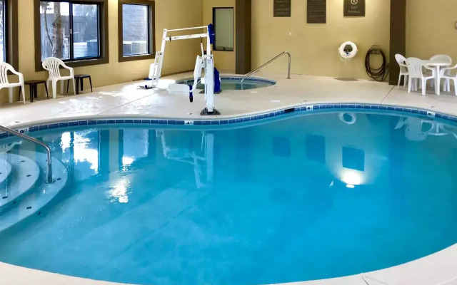 Vista Suites Hotel Near Island Drive Pigeon Forge