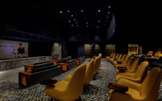 Staycae Paramount Sheikh Zayed