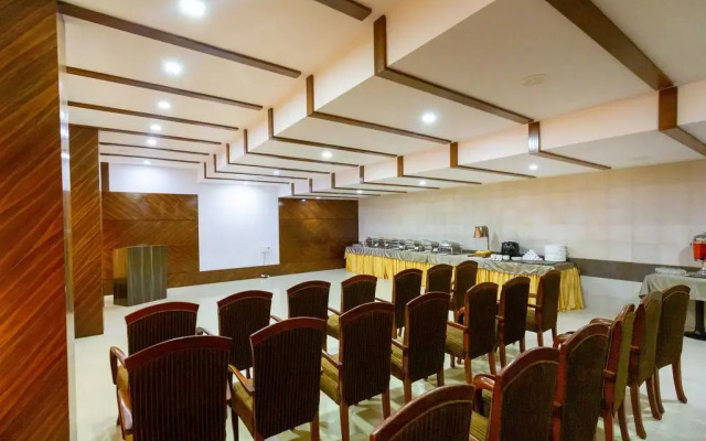 Hotel Express Inn Next To BigBazar	