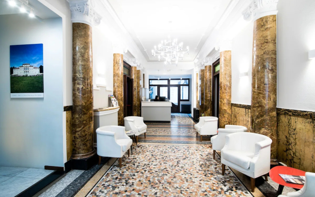 Green Class Hotel Astoria