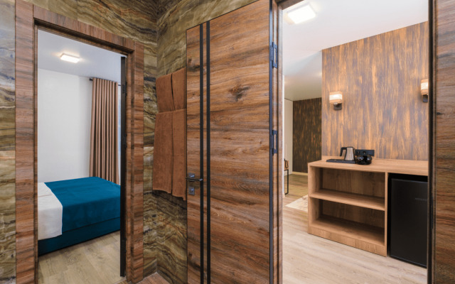 Lexx Hotel