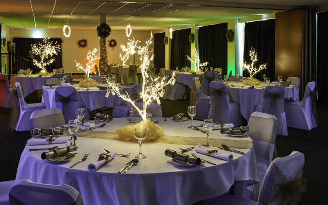 Mercure Cardiff North Hotel