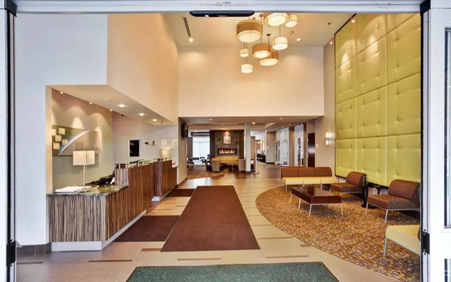 Holiday Inn Detroit Metro Airport by IHG