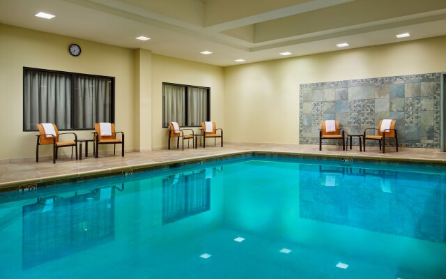 Courtyard by Marriott Akron Stow