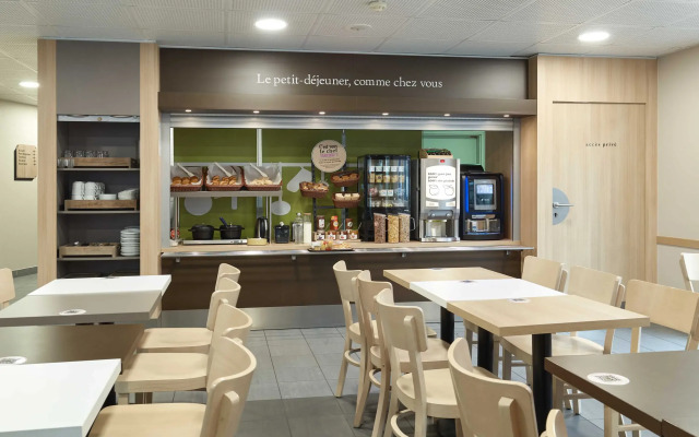 B&B HOTEL Orly Chevilly Marché International