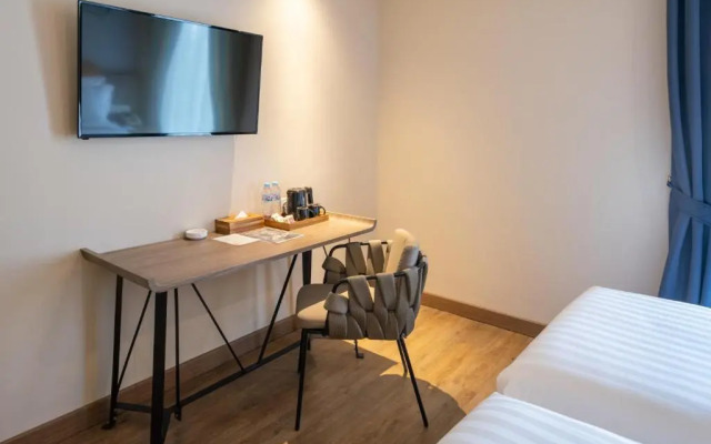 Luminor Hotel Legian Seminyak - Bali