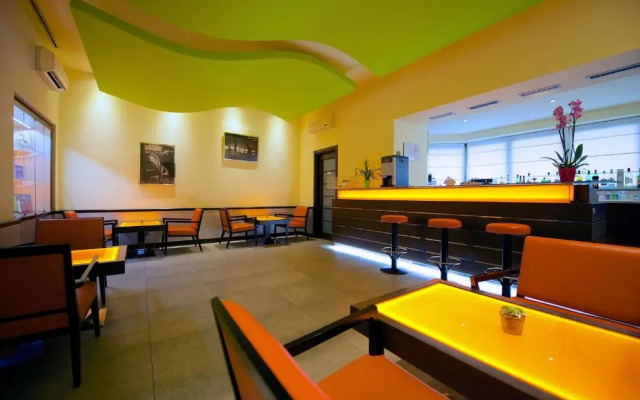 Best Western Crystal Palace Hotel