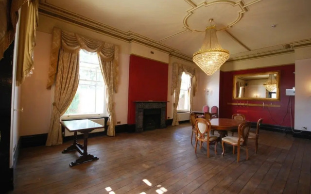 Stone Court