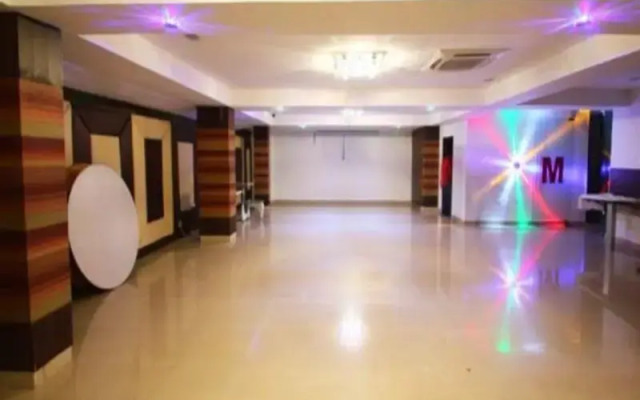 Hotel M Gachibowli by OYO Rooms