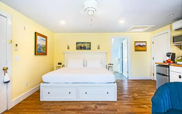 Admirals Landing - Adults Only