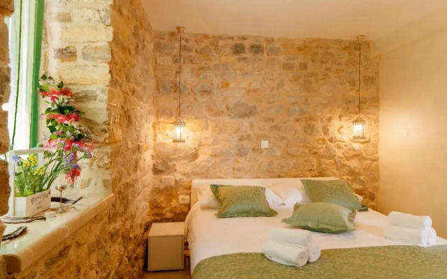 Stone House Luxury Rooms