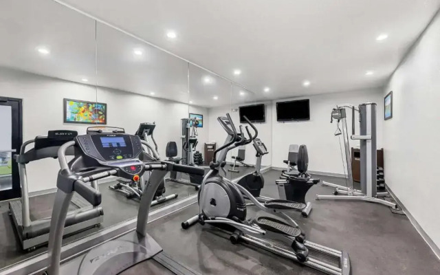 Best Western Palace Inn & Suites
