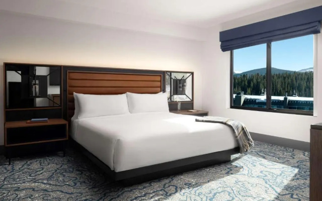 Hotel Alpenrock Breckenridge, Curio Collection by Hilton