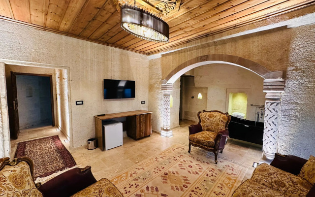 Hira Cave Hotel