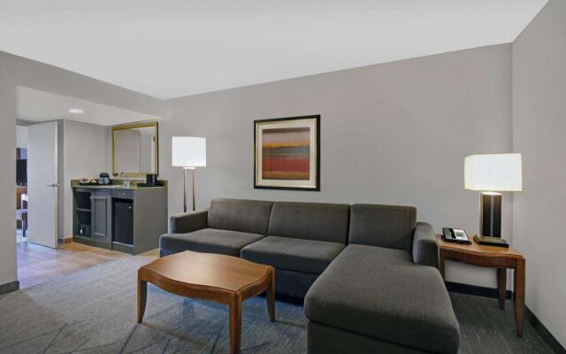 Embassy Suites by Hilton Detroit Livonia Novi