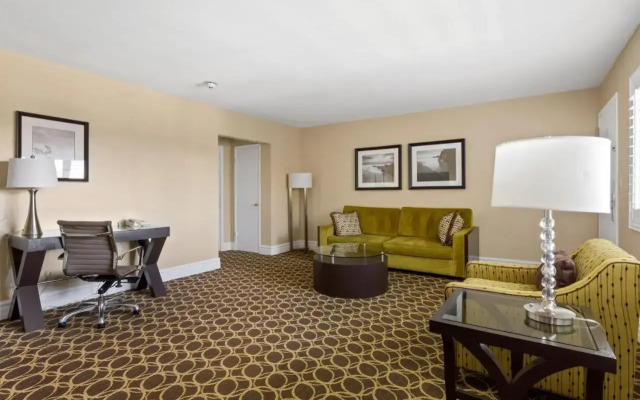 Marin Suites Hotel