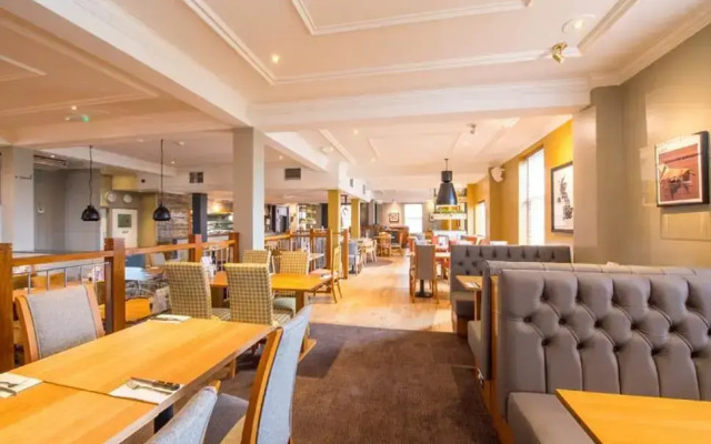 Premier Inn Manchester Salford Quays