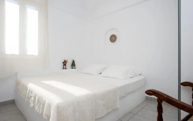 Cleopatra Seaside Homes Paros