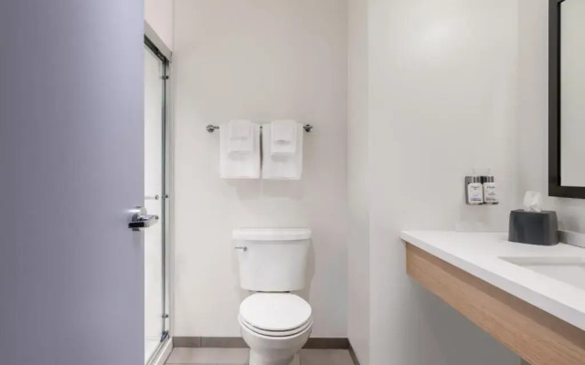 Garner Hotel Phoenix – Surprise by IHG