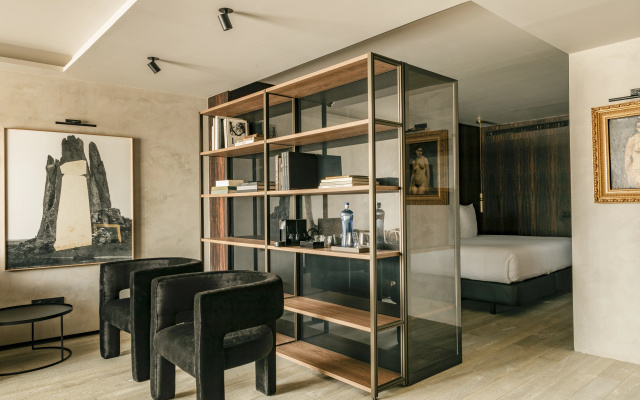 Bagues, a Small Luxury s of the World