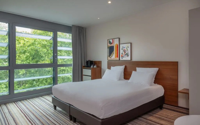 Spark by Hilton Lyon Ouest Hotel