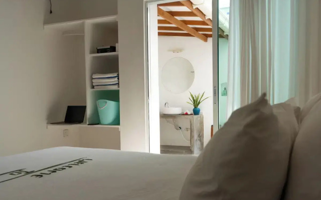Vaali Maldives Island Escapes & Dive Guest House