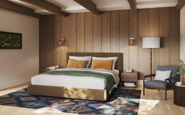 Historic Rocky Waters Inn, A Small Luxury Hotel