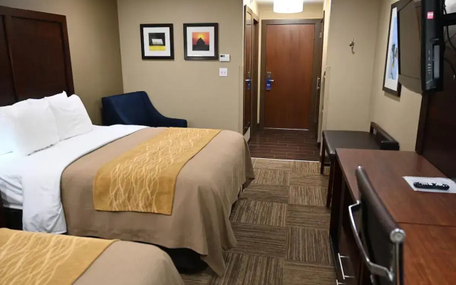 Giles Hotel Inn & Suites