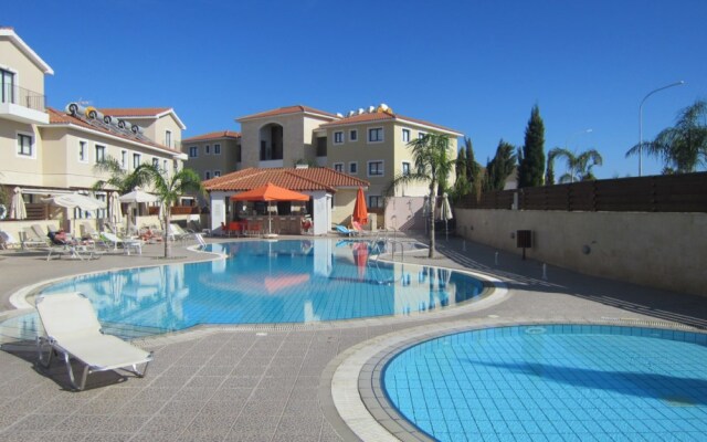 2 Br Townhome Valentina - Chg 8905