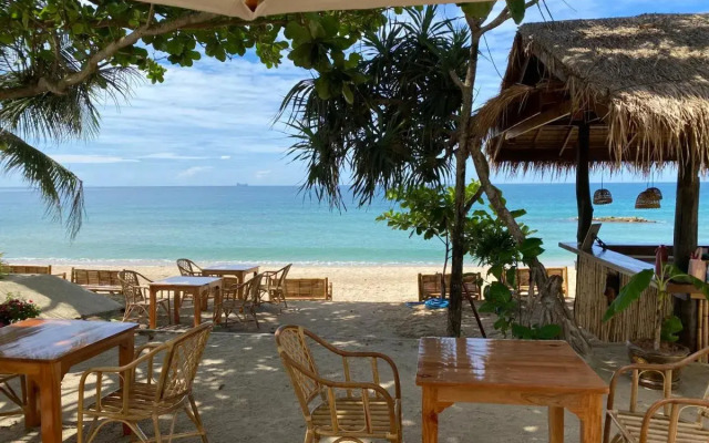 Lanta Palace Beach Resort and Spa