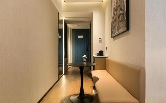 Jinglai Hotel (Shanghai Bund East Nanjing Road Pedestrian Street)