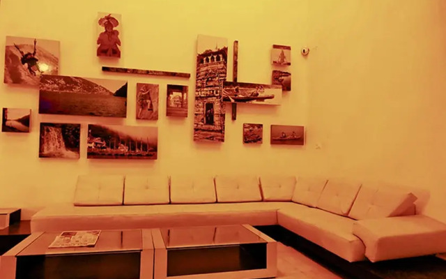 Hotel Travellers Paradise Naukuchiatal