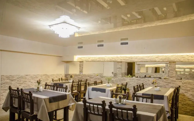 Imperial House Hotel
