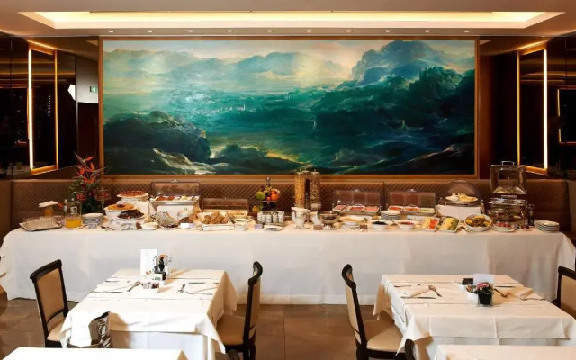 Harry's Bar Trevi Hotel & Restaurant