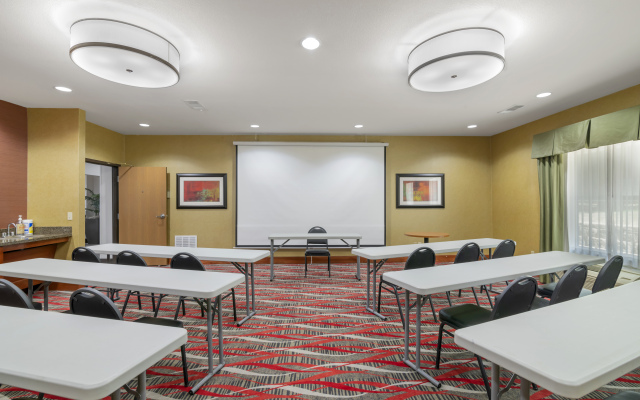 Best Western Plus Denton Inn & Suites