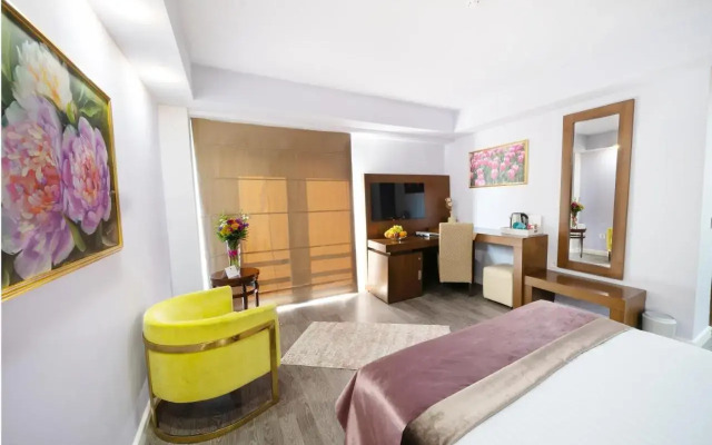 Phoenicia Comfort Hotel